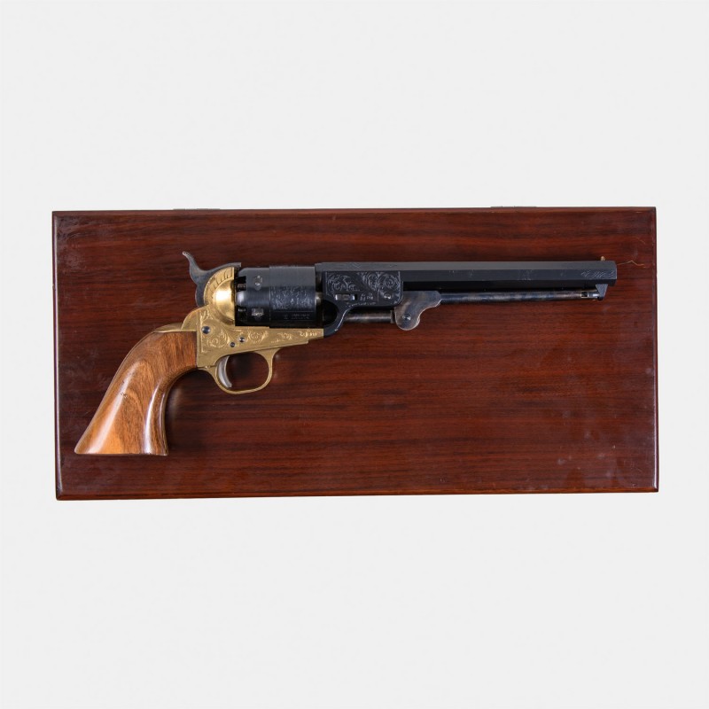 A1811 Revolver Pietta 1851 Navy Gravé Cal. .44 en Coffret
